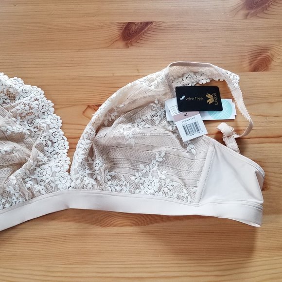 WACOAL Embrace Lace Soft Cup Bra - Picture 2 of 4